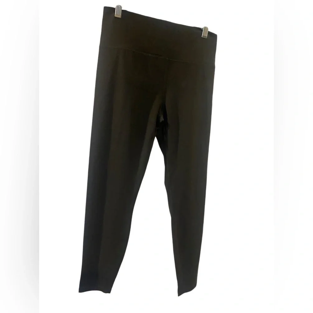 NWT Vuori all the feels leggings Size L